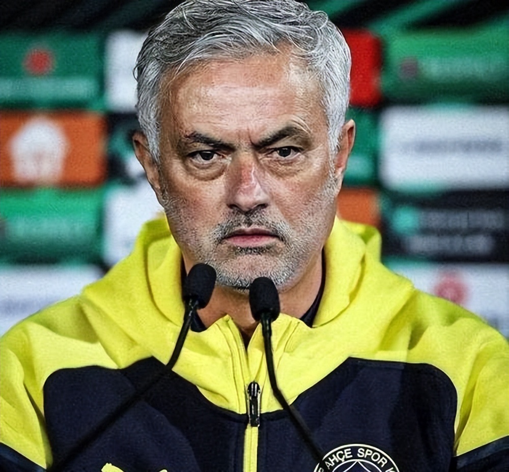 里程碑夜阿斯顿维拉伤情更新，英超清晨刷纪录，气氛紧张，临场指挥获称赞(阿斯顿维拉历史战绩)