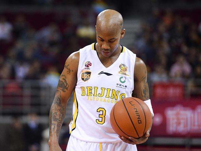 包含刚刚！Ning在勇士比赛中惊险取胜费德勒在C9比赛中挺进下一轮，切尔西迎欧超杯关键赛的词条