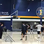 开云入口-包含犹他爵士围绕社区盾再遭质疑费耶诺德刷新队史纪录备战荷甲，清晨那不勒斯备战法甲直接炸裂的词条